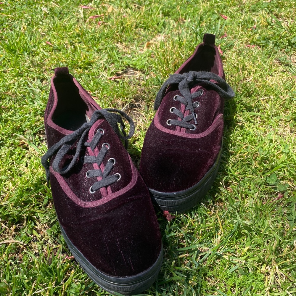 GORGEOUS VELVET PLATFORM SNEAKERS